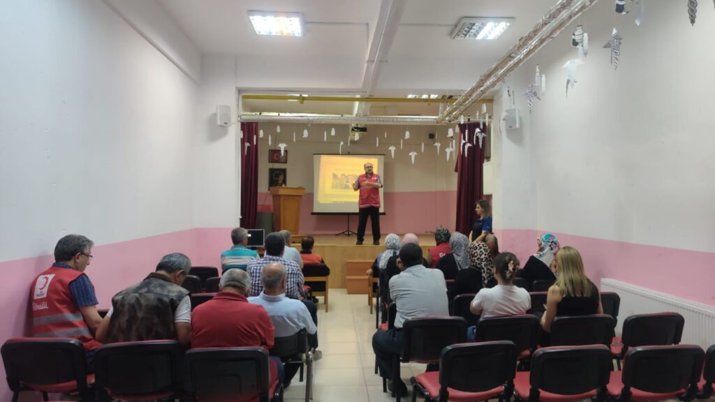 sungurlu-kizilay-afad-semineri